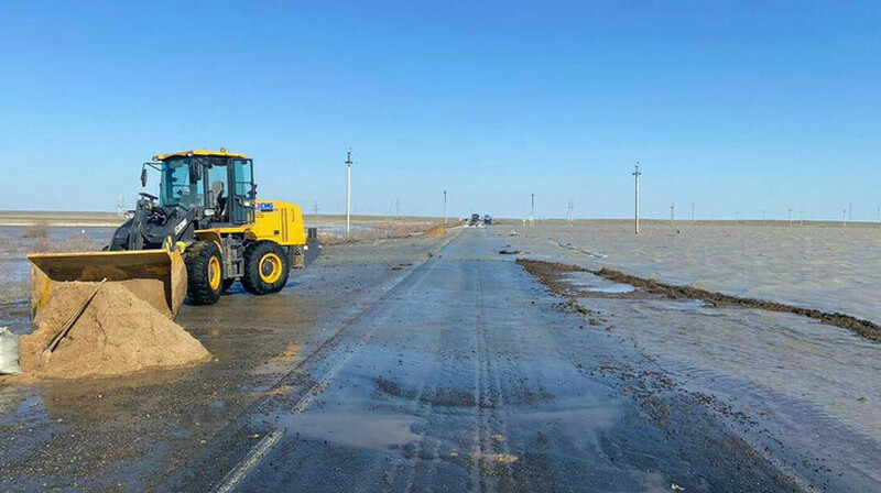 В каких областях Казахстана закрыты трассы из-за паводков