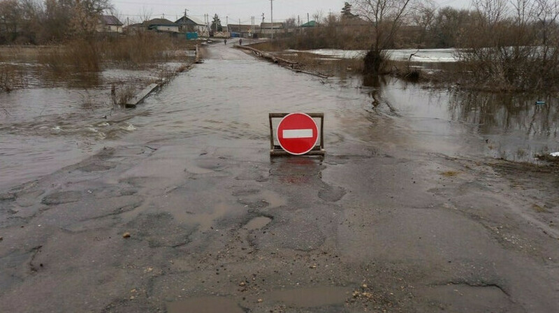 13 трасс закрыты из-за талых вод в Казахстане