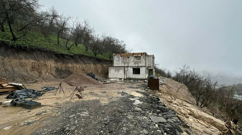Незаконное строительство стало причиной схода грязевых масс в Алматы