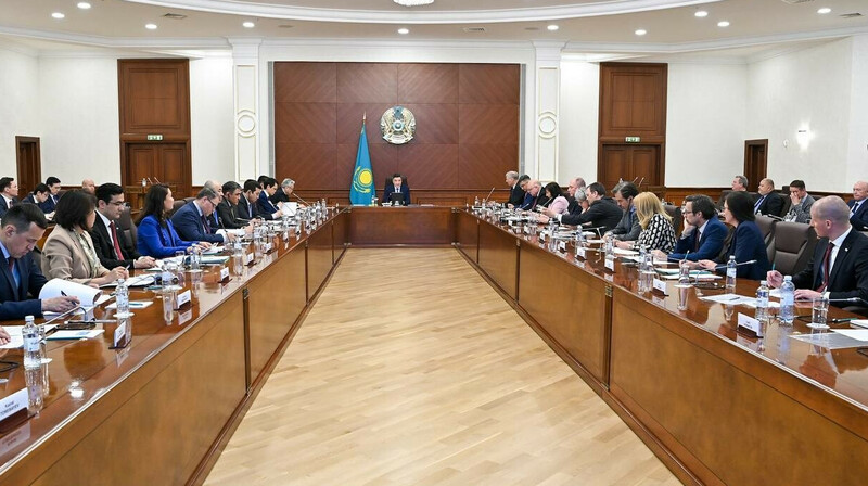 Премьер-министр РК обсудил с главами дипмиссий стран ЕС вопросы управления водными ресурсами