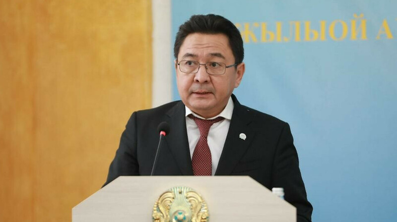 В соцсетях распространяется фейковая информация о смерти акима Атырау