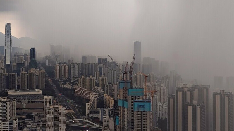 "Красный" уровень опасности из-за проливных дождей объявлен в Китае