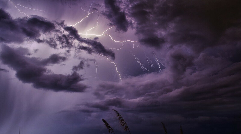 Штормовое предупреждение объявлено в ряде регионов Казахстана