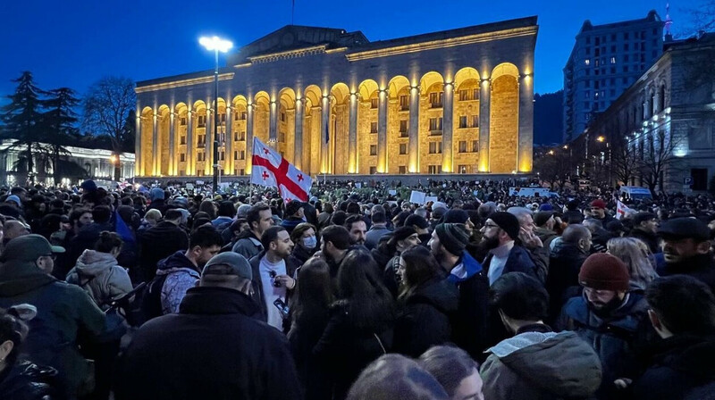 Закон об "иноагентах" в Грузии: в парламенте введён усиленный режим безопасности