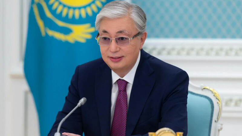 Токаев поздравил казахстанцев с Днем единства народа
