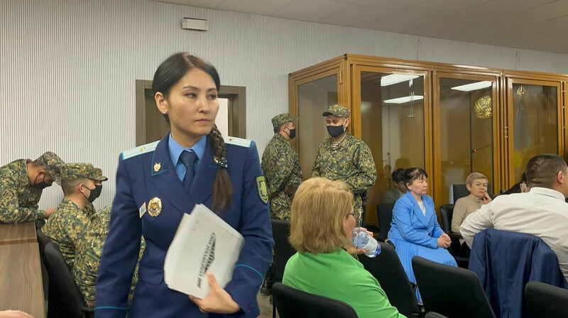 Суд присяжных призвали полагаться на материалы дела, а не на мнения "дистанционных знатоков"