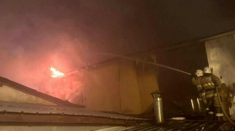 В Алматинской области сгорел склад