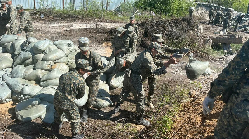 Уровень воды в реке Жайык продолжает расти в ЗКО