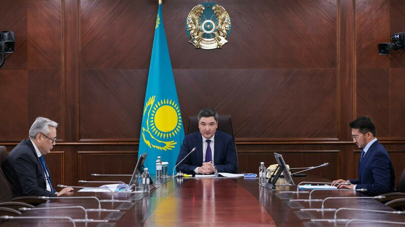 Что поручил Бектенов новому главе Минцифры