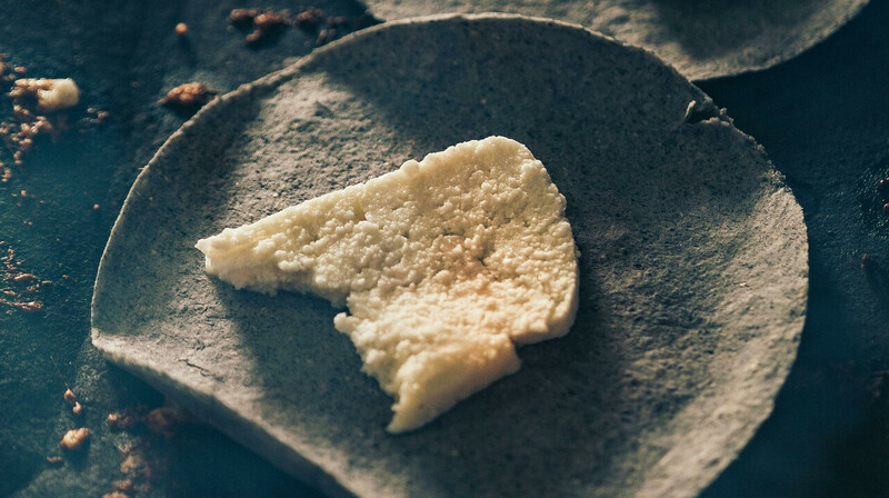 "Мясной клей" обнаружили в российском твороге