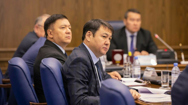 Премии за "образцовую работу": как в Алматы раздавали деньги из бюджета