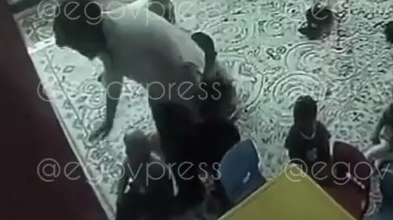 Воспитательницы били и душили детей в детсаду в области Жетысу