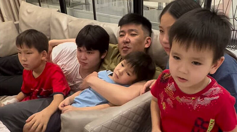 Осужденный вайнер Мейржан Туребаев вернулся домой