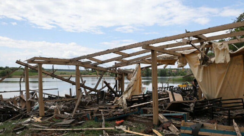 Число жертв обстрела базы отдыха под Харьковом возросло