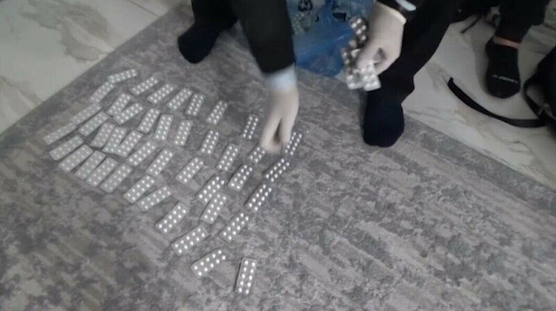 Трамадол в особо крупном размере нашли у жительницы Шымкента