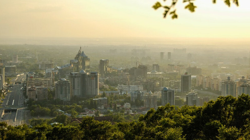 Движение на двух участках дорог Алматы ограничат на сутки