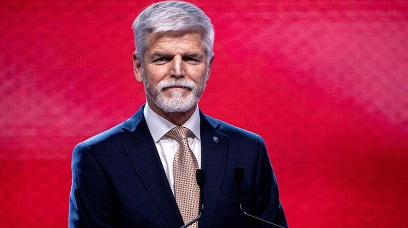 Президент Чехии попал в больницу после аварии на мотоцикле