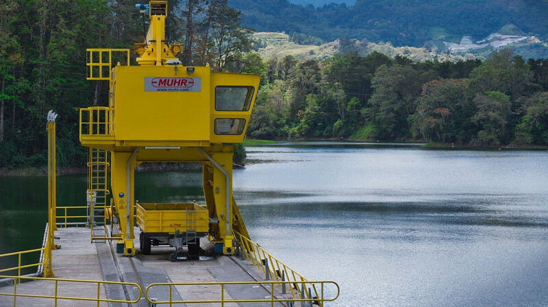 Украина открыла шлюзы Днепровской ГЭС, что может привести к подтоплению