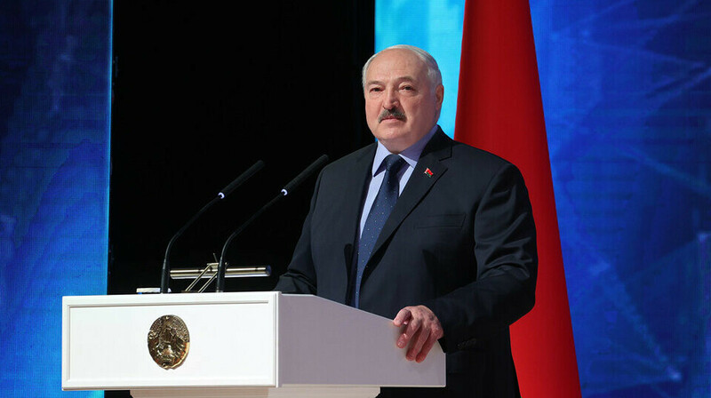 Лукашенко призвал журналистов к объективности и правдивости