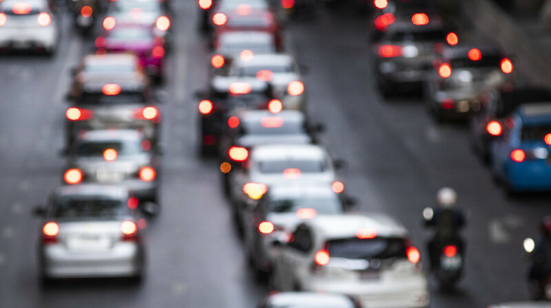 Сдвинуть начало уроков из-за пробок могут в Бишкеке