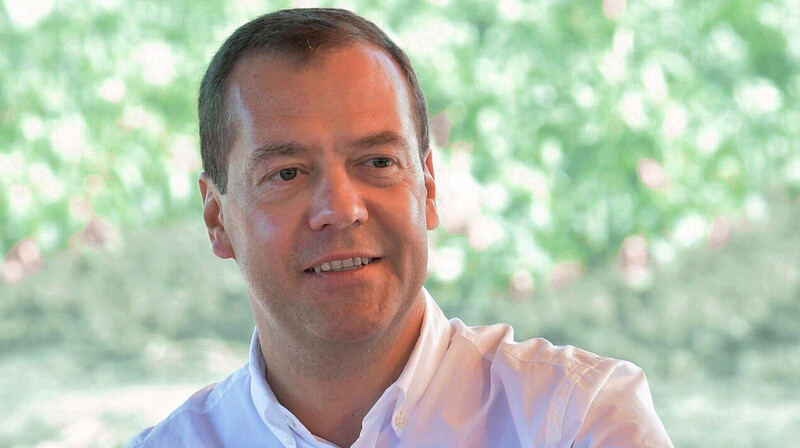 Россия близка к установлению полноформатных отношений с талибами - Медведев