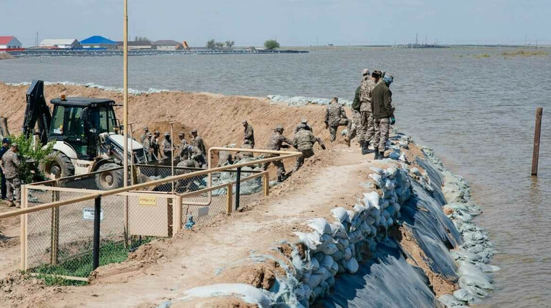 Сколько казахстанских семей получили выплаты после паводков