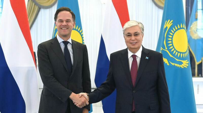 Токаев провел переговоры с премьер-министром Нидерландов