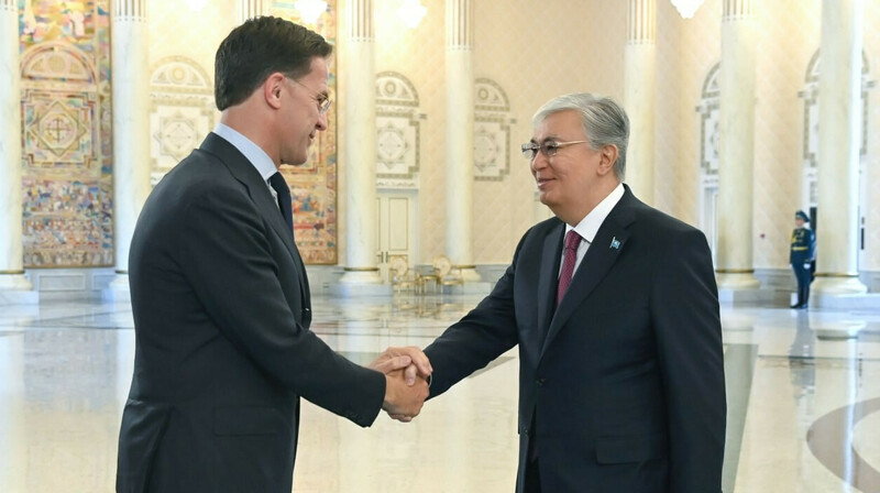 Токаев встретил премьер-министра Нидерландов. ВИДЕО