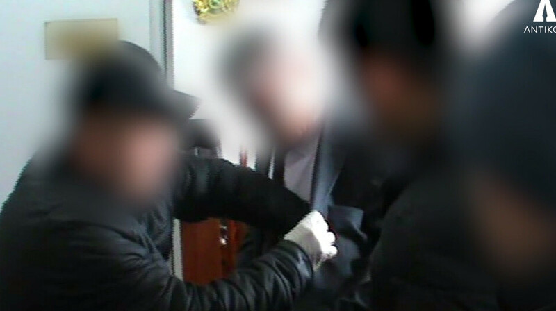 Руководитель Шымкентской противочумной станции осужден за взятки