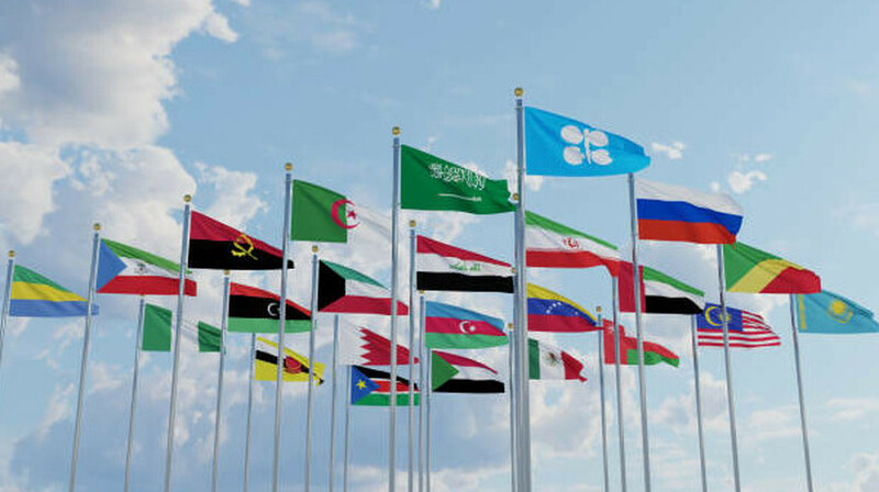 Страны ОПЕК+ продлевают добровольные сокращения до конца 2025 года