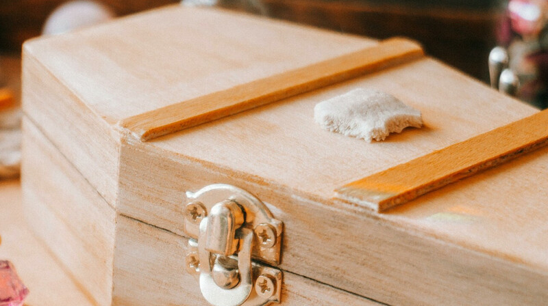 Гробы с надписью "Французские солдаты в Украине" в Париже связали с Россией