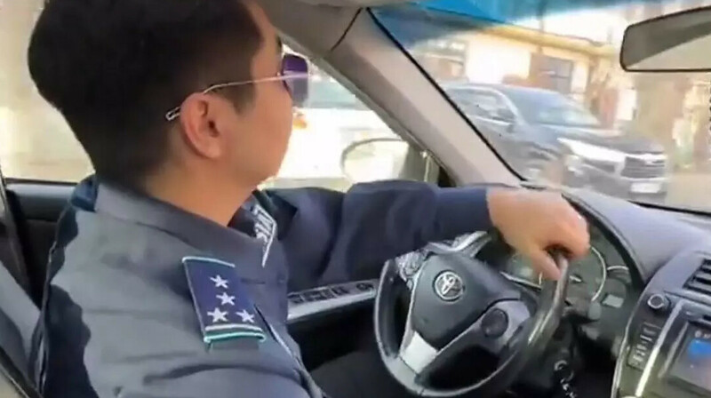 Нарушал ПДД и снимал это на видео: в Алматы задержали лжеполицейского