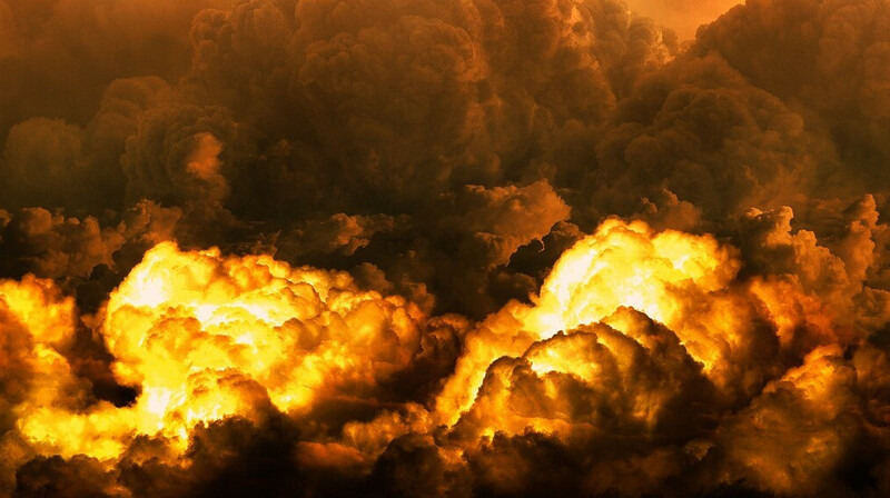 Беспилотники атаковали НПЗ и нефтебазу в России