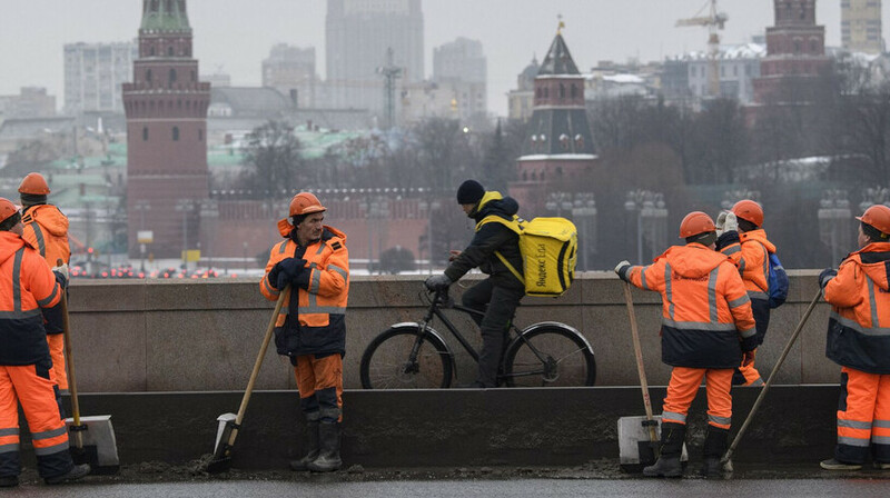 Массовые задержания мигрантов проходят по всей России