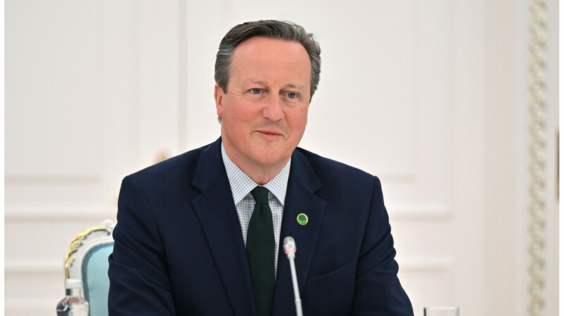 Мошенник под видом Порошенко позвонил главе МИД Великобритании