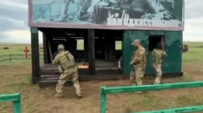 В Забайкалье чиновники проходят военную подготовку: среди них фигуранты уголовных дел