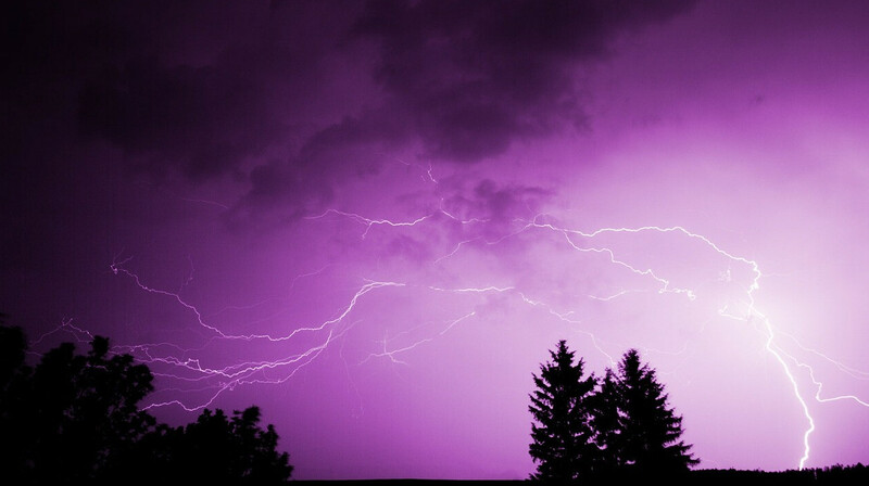 Штормовое предупреждение объявили почти на всей территории Казахстана