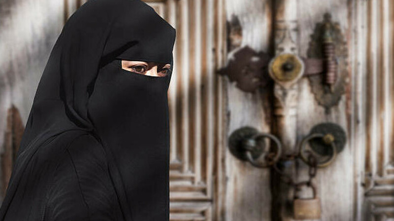 В Таджикистане запретили хиджабы