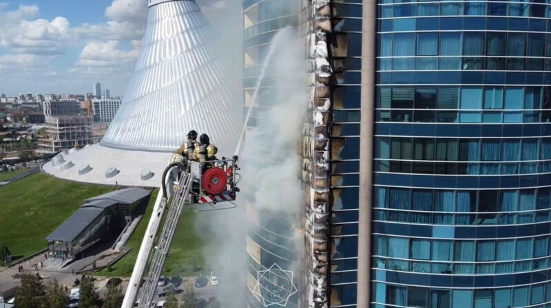 Пожар в Астане: снята угроза распространения огня