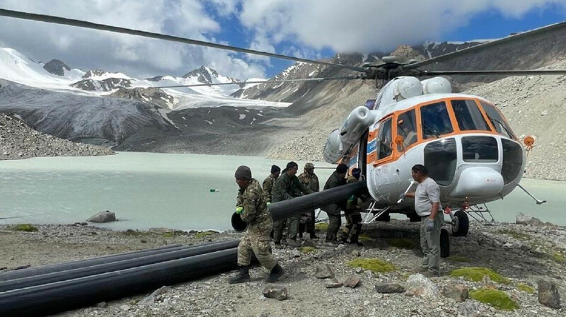 В Алматинской области откачивают воду из моренных озер для предотвращения селей