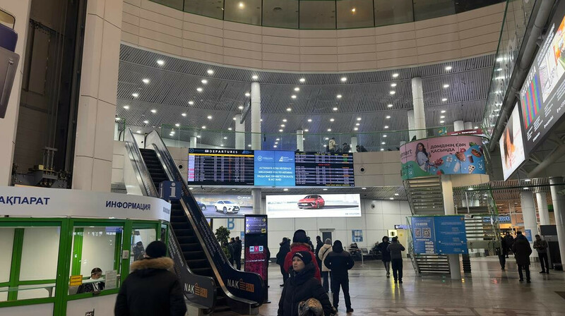 Крыша аэропорта протекла в Астане. ВИДЕО