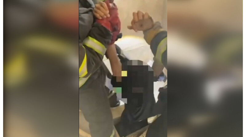 Подросток провалился в яму в одном из домов Туркестана. ВИДЕО