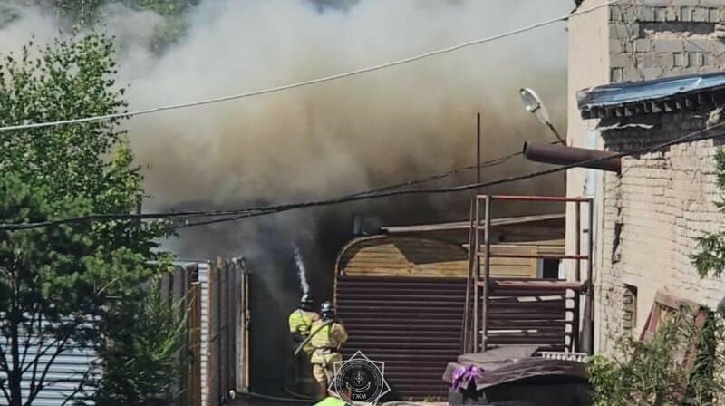 Банный комплекс загорелся в Астане