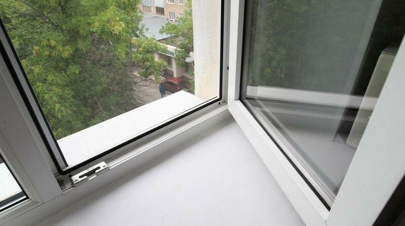 Ребенок выпал из окна в Косшы