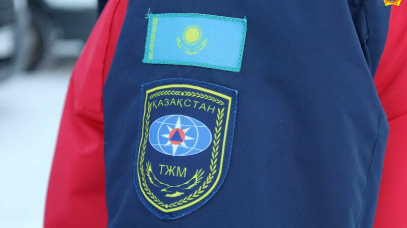 Более 50 человек эвакуировали из горящего дома в Хромтау