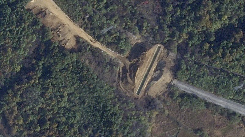 Северная Корея прорыла траншеи на границе с Южной Кореей