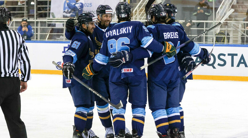 Сборная Казахстана по хоккею стала обладателем исторического "золота" Чемпионата Азии