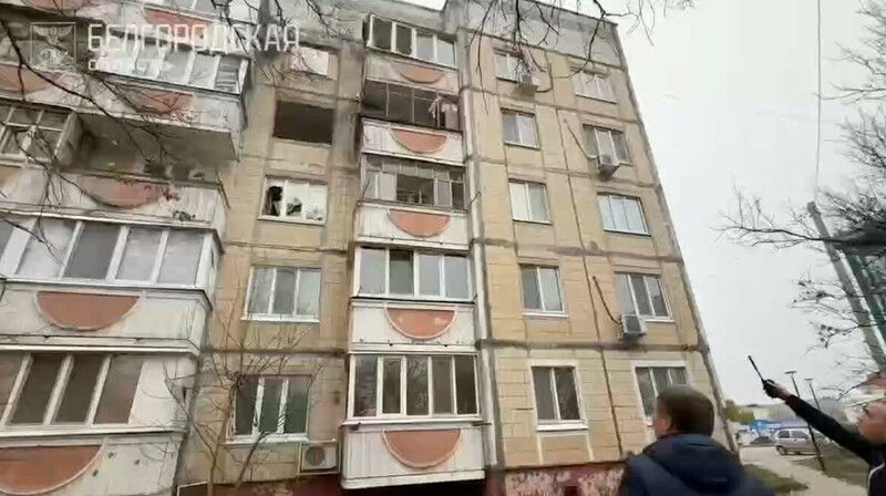 В Шебекино украинские дроны дважды атаковали одну и ту же многоэтажку: один погибший