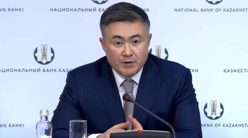 Глава Нацбанка оценил риски обвала тенге