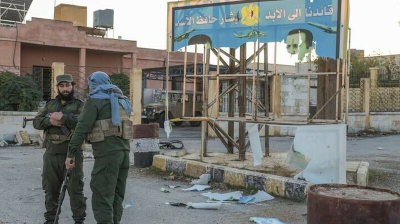 Алеппо охвачен хаосом: повстанцы устраивают зачистки, а Асад готовится вернуться